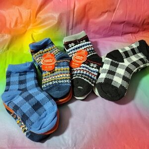 3 pairs of socks by wonder nation